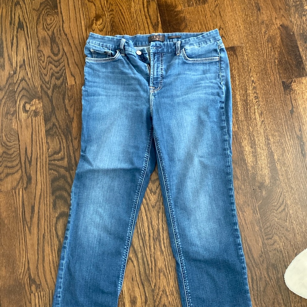 Straight leg jeans, like new